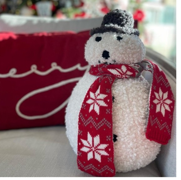 Pottery Barn Cozy Archie Snowman Shaped Pillow Holiday Christmas - Picture 15 of 16